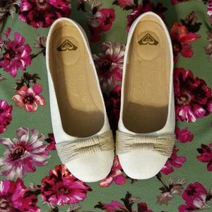 Roxy Ellie | White flats